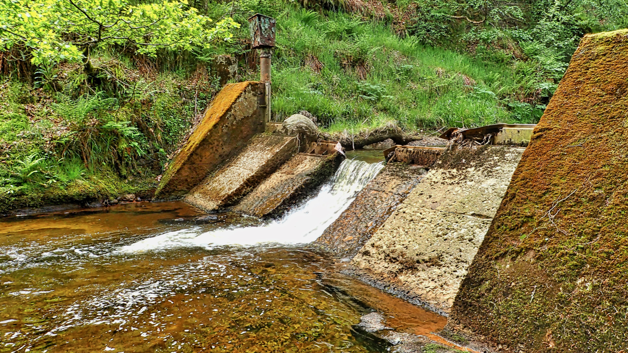 Disused weir, Hodge Beck, Bransdale