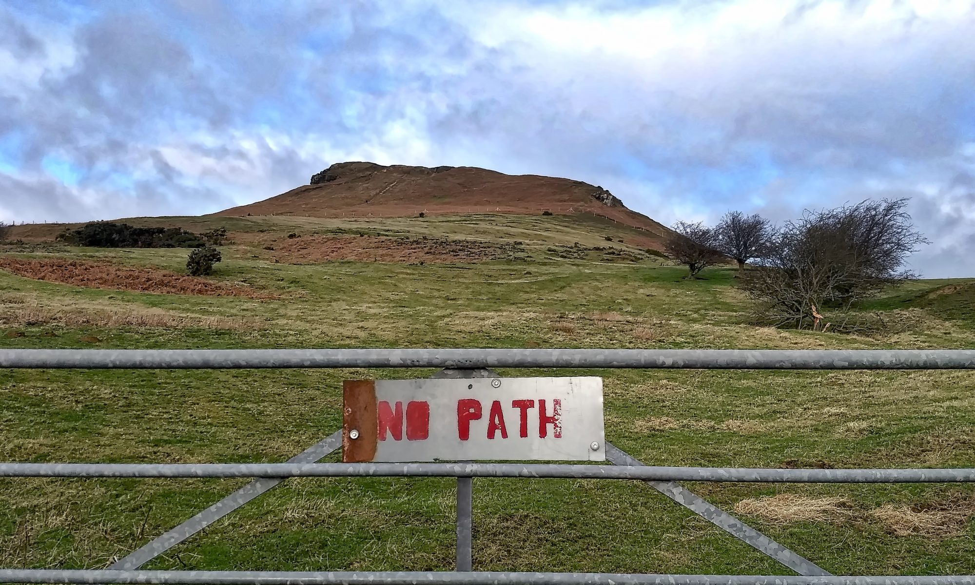 "No path" off Aireyholme Lane