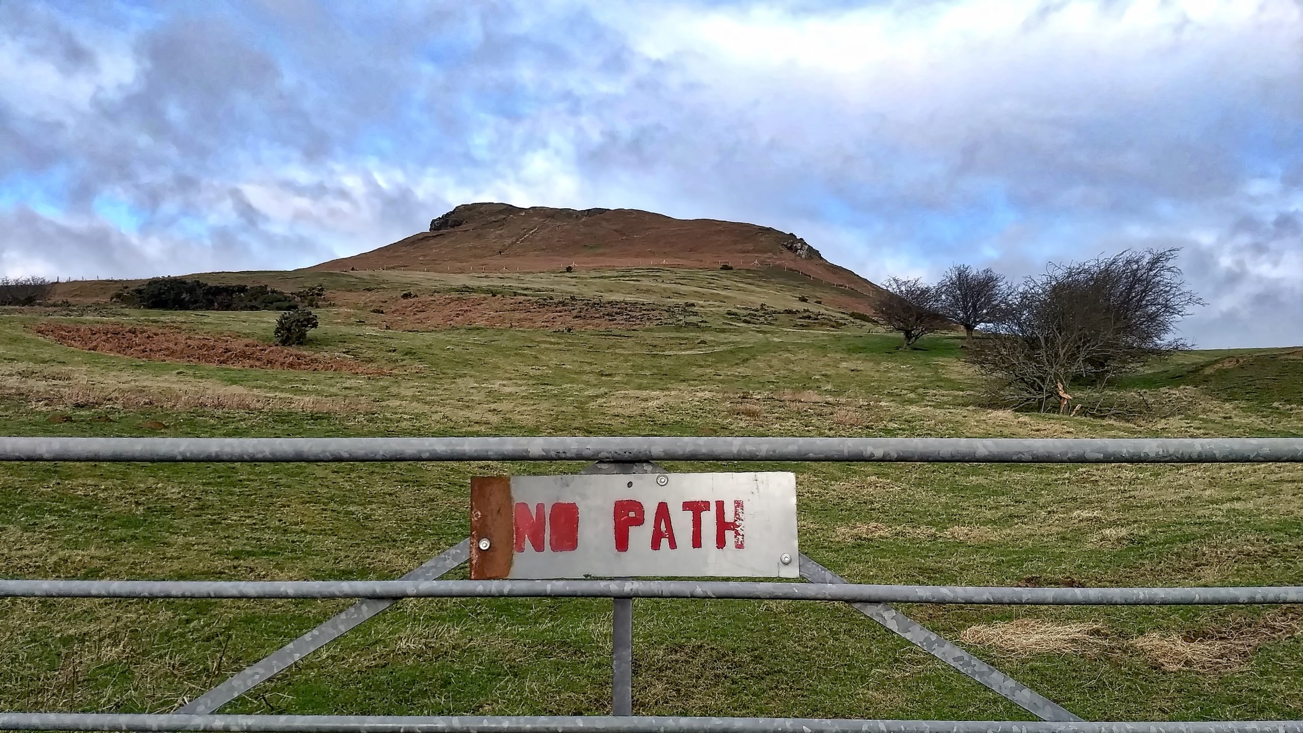 “No path” off Aireyholme Lane