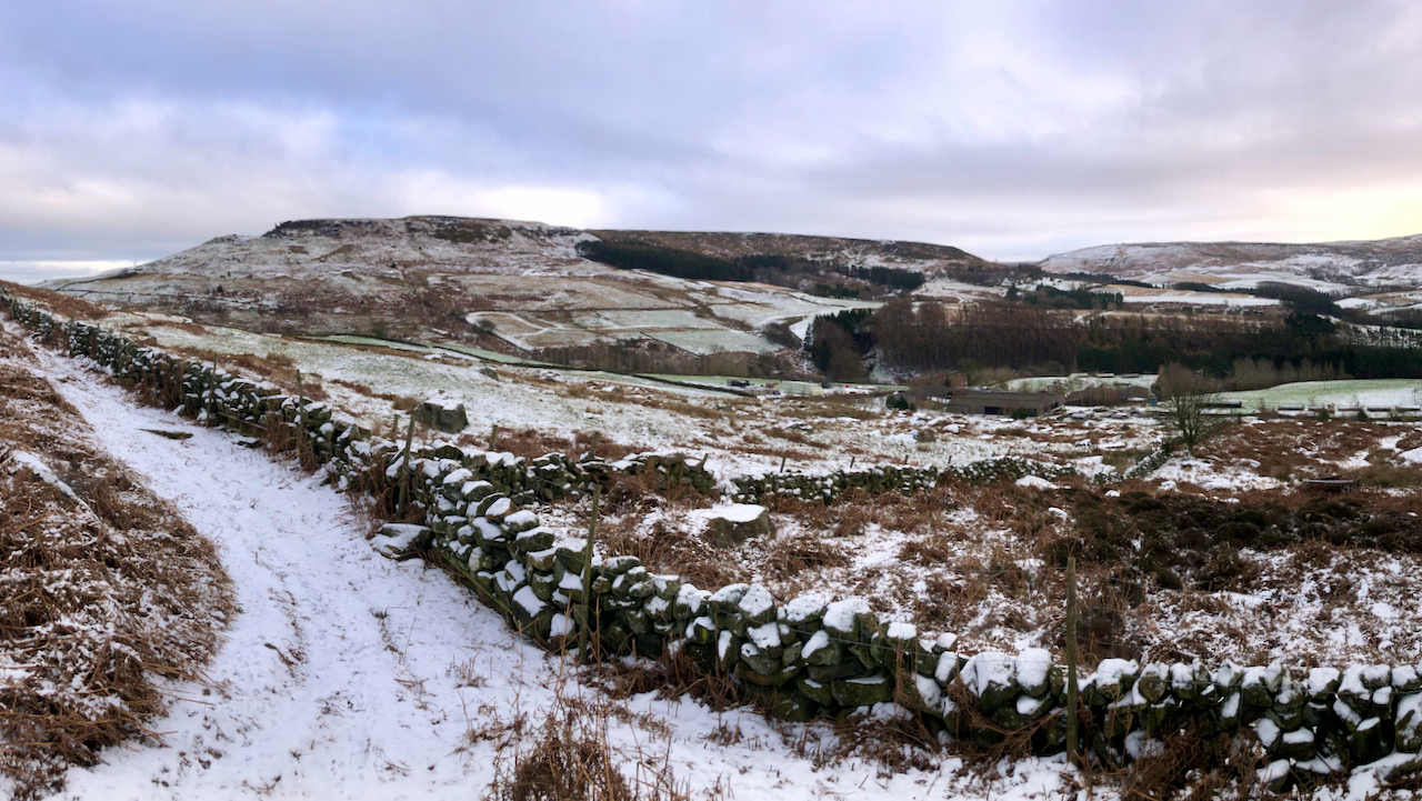 A chilly view across Garfit Gap to Hasty Bank